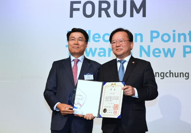포스코가 10월 19일 신라호텔에서 열린 제6회 대한민국 지식대상 시상식에서 대통령상을 수상했다. 사진=포스코