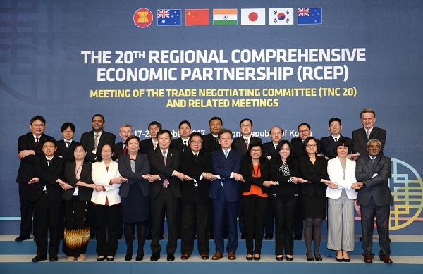 제20차 역내포괄적경제동반자협정(RCEP) 공식협상에 참석한 16개국 대표단. 
