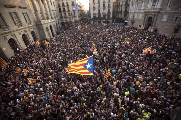 지난 27일(현지시간) 스페인 정부의 경고를 무시하고 카탈루냐 자치의회가 분리·독립을 선언했다. 사진=뉴시스
