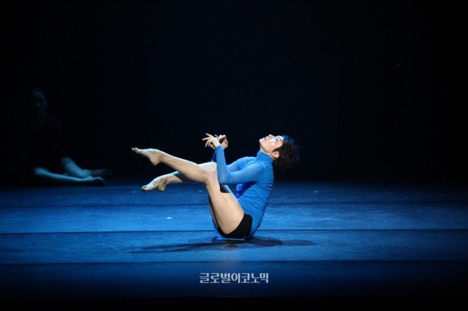 김영미 안무의 '앙리의 빨간물고기'.