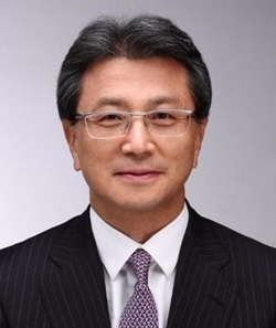삼성그룹 미래전략실에서 인사팀장을 담당했던 정현호 사장이 삼성전자의 신설 협의체인 '사업지원TF'의 수장을 맡아 CEO 보좌역으로 복귀했다.
