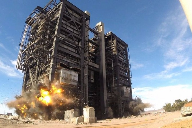 호주 포트오거스타 석탄화력발전소가 8일(현지 시간) 폭파로 완전 해체됐다.