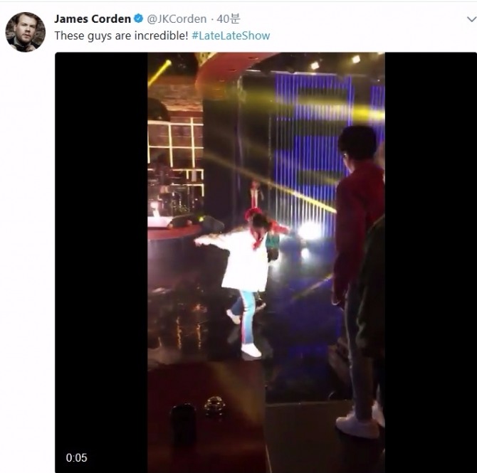 미국 CBS 토크쇼 제왕 제임스 코든이 15일 오전 자신의 트위터 계정을 통해 '더 레이트 레이트쇼' 녹화에 참여한 방탄소년단을 극찬했다. 사진=제임스 코든 트위터 캡처