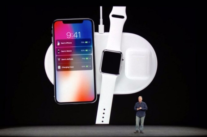 애플은 각종 애플 제품을 한꺼번에 충전이 가능한 '에어파워'를 출시할 계획이다.