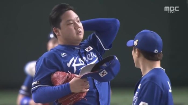 이민호가 10회 말 일본과의 승부치기 상황에 끝내기 안타를 허용하며 한국팀은 7대 8로 패배했다. 출처=MBC