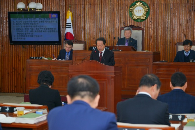 최형식 전남 담양군수가 지난 27일 열린 제272회 담양군의회 제2차 정례회 시정연설을 통해 ‘미래천년 신르네상스’ 준비 등 내년도 군정운영 방향을 제시했다. /전남 담양군=제공