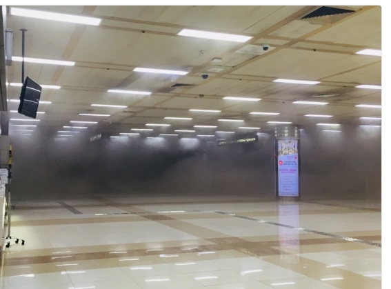 29일 오후 4시 40분경 김포공항 국제선 입국장에 화재가 발생해 승객 및 직원들이 긴급 대피하는 소동이 벌어졌다./사진=트위터