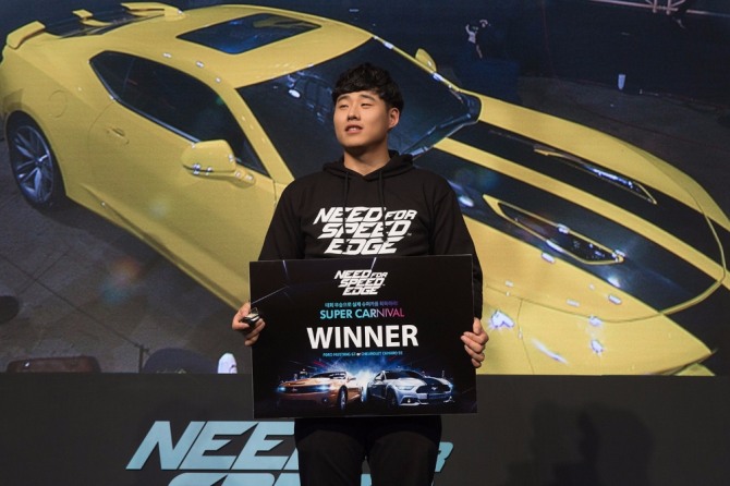 지난 2일 열린  ‘니드포스피드 엣지(Need for Speed™ EDGE)’ 유저 초청 행사 ‘슈퍼카니발 대회’에서 김도회 선수가 최종 우승을 차지해 '포드 머스탱GT'를 부상으로 받았다.