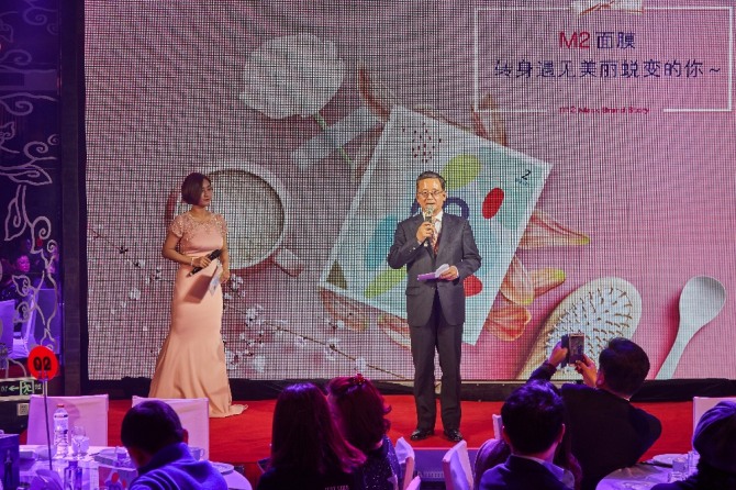 이수존 칭다오 총영사가 한국 정부를 대표해 한중 관계 발전을 기대한다는 축사를 하고 있다.  