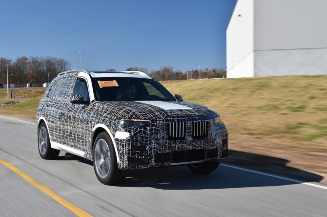 BMW 그룹이 공식 출시 예정인 뉴 X7 생산라인을 공개했다. 사진 = BMW 뉴X7
