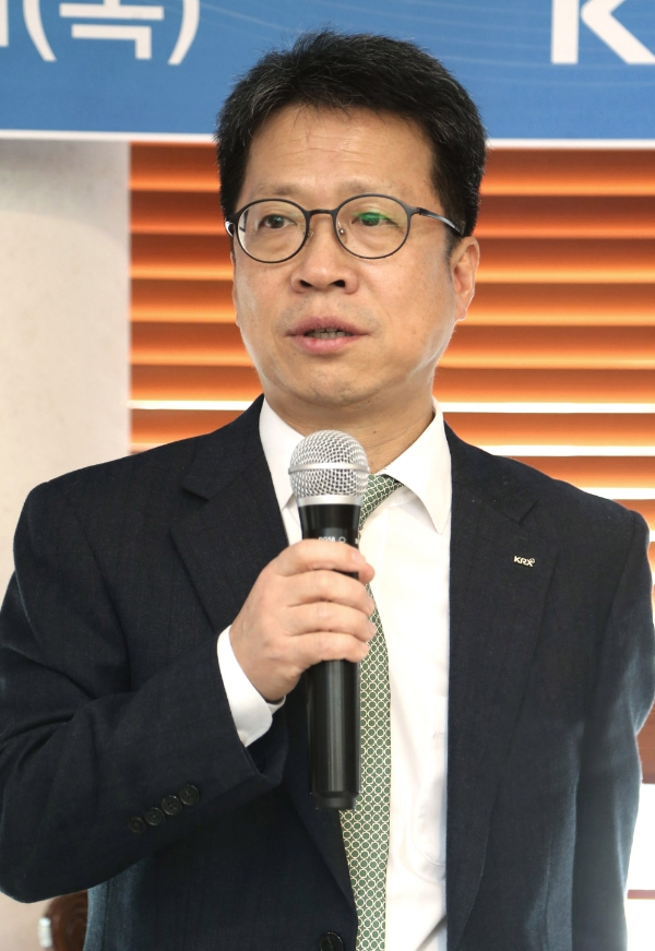 정지원 한국거래소 이사장이 21일 기자간담회에서 내년 주요 역점사업 방향에 대해 밝히고 있다. 