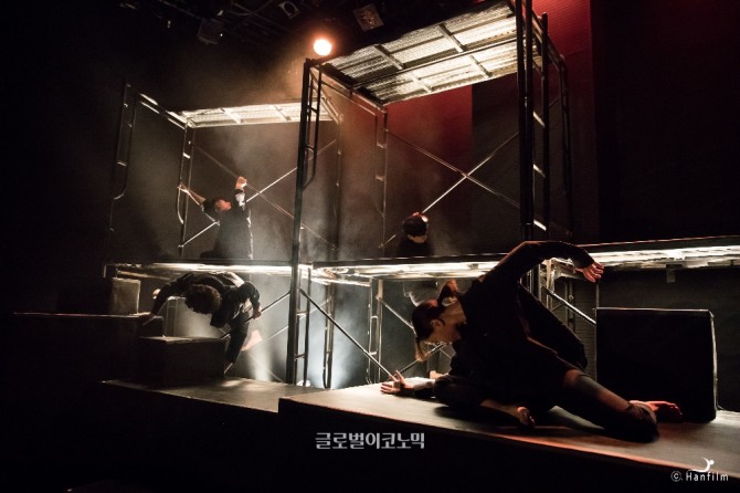 황찬용 안무의 『개미의 때늦은 고백』