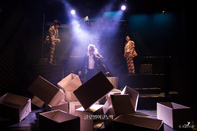 황찬용 안무의 『개미의 때늦은 고백』