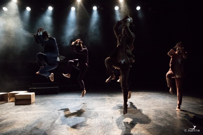 황찬용 안무의 『개미의 때늦은 고백』