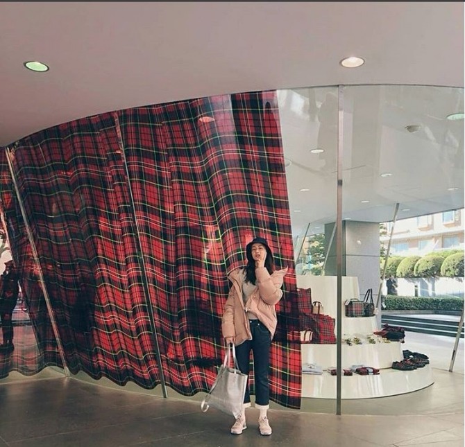 [스타일상] 강소라, 현빈과 결별 이후…한국 떠나 어디로? 그 곳에서는 배우 강소라가 SNS를 통해 근황을 전했다. /사진=배우 강소라 SNS