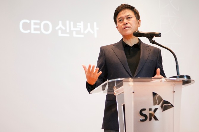 SK텔레콤 박정호 사장이 2일 SK텔레콤 을지로 본사에서 열린 신년회에서 5G 시대를 선도하자는 새해 목표를 밝혔다.