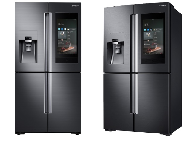 삼성전자가 미국 CES 2018에서 공개한 2018년형 패밀리허브 냉장고 신제품.