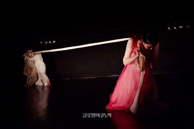 이영림 안무의 『야경(夜景)』