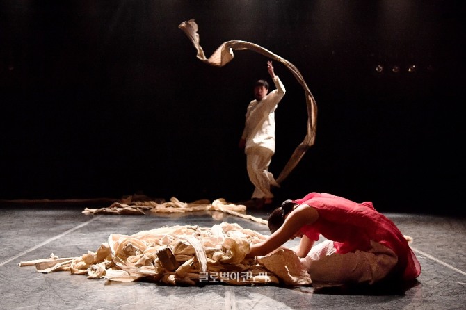 이영림 안무의 『야경(夜景)』