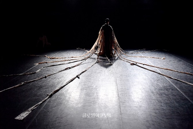 이영림 안무의 『야경(夜景)』