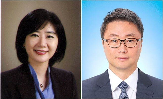 이번 인사는 50대 임원이 발탁 보임돼 ‘젊은 뉴롯데’를 예고했다. 신임 임원의 평균 연령은 59.4세며, 그중 57%가 60년생 출생이다. 롯데그룹의 핵심 전문경영인들은 대부분 60대였던 만큼 ‘뉴롯데’를 위한 세대교체가 시작됐다는 평가도 나온다. 사진은 선우영 롭스 대표(좌)와 김경호 롯데닷컴 대표(우)의 모습. 