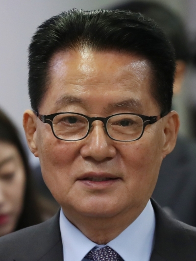 박지원 국민의당 의원이 12일 박근혜 전 대통령의 명예훼손 혐의로 넘겨진 1심 재판에서 무죄를 선고 받았다. 사진=뉴시스