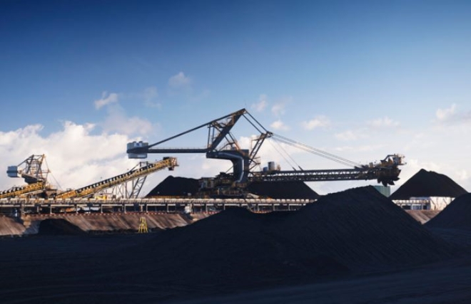 중국의 철광석 수입량이 2년 연속 10억 톤을 돌파했다. 석탄도 6% 이상 증가, 역대급 기록을 세웠다. 연간 수입 가격은 전년 대비 각각 30%, 50% 이상 폭등했다.