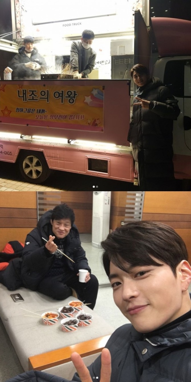 MBC 주말드라마 '돈꽃'에서 장부천역으로 인기몰이 중인 장승조가 17일 극중 친부 오기평역의 박정학과 간식을 먹는 훈훈한 투샷을 공개했다. 사진=장승조 인스타그램 캡처