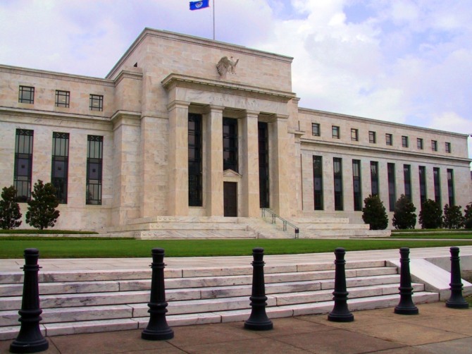 미국 연준 FOMC  위원들이 대거 교체된다.  사진은 미국 FRB 본부 청사. 