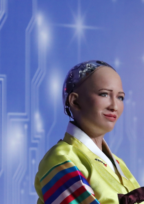 세계 최초 로봇시민권자 AI 인간형 로봇 ‘소피아’가 30일 한국을 방문했다. 사진=뉴시스