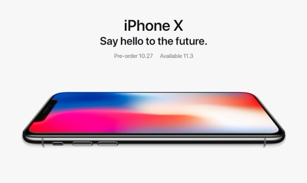 애플의 10주년 기념작 '아이폰X'가 전화가 와도 10초간 화면이 먹통되는 현상이 발생하고 있는 것으로 나타났다.