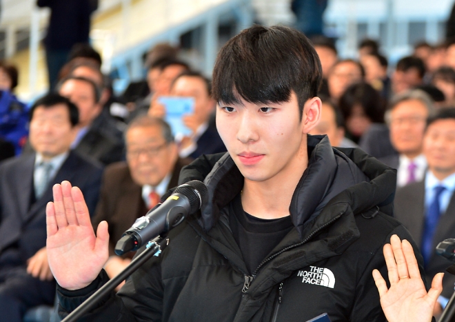 10일 임효준 선수가 '2018 평창동계올림픽' 남자 1500m 결승에서 우승했다. 사진=뉴시스