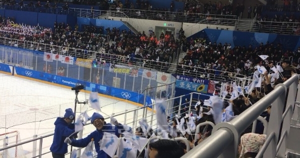 열띤 응원 중인 우리 응원단. /사진=평창특별취재팀
