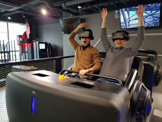 KT와 GS리테일이 손잡고 서울 신촌에 오픈할 도심형 VR 테마파크 '브라이트'.