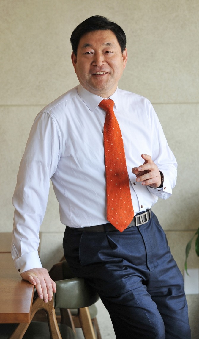 문형남 숙명여대 교수는 비트코인 등 가상화폐를 가능하게 하는 블록체인기술은 더욱 발전시켜 나가야 하지만 통화기능이 없는 가상화폐에 대한 투자자들의 관심은 크게 우려된다고 말했다.