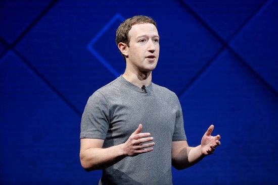 마크 저커버그 페이스북 CEO는 이용자 정보유출 파문과 관련, 나흘 만에 입장을 발표하며 사과했다. 사진=로이터/뉴스1