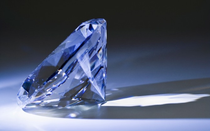 중국 기술에 의해 탄생한 인공 다이아몬드가 주는 가장 중요한 점은 기술의 발전이 만인을 풍요롭게 한다는 데 있다. 자료=글로벌이코노믹