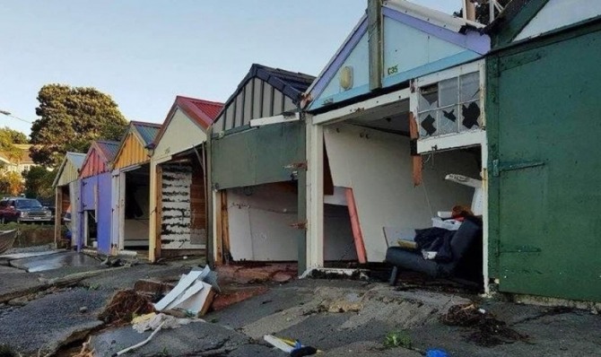 뉴질랜드에 초속 40m 강풍이 불어 한밤중에 쓰러진 나무와 절단된 전선으로 도심지는 아수라장이 됐다. 자료=글로벌이코노믹