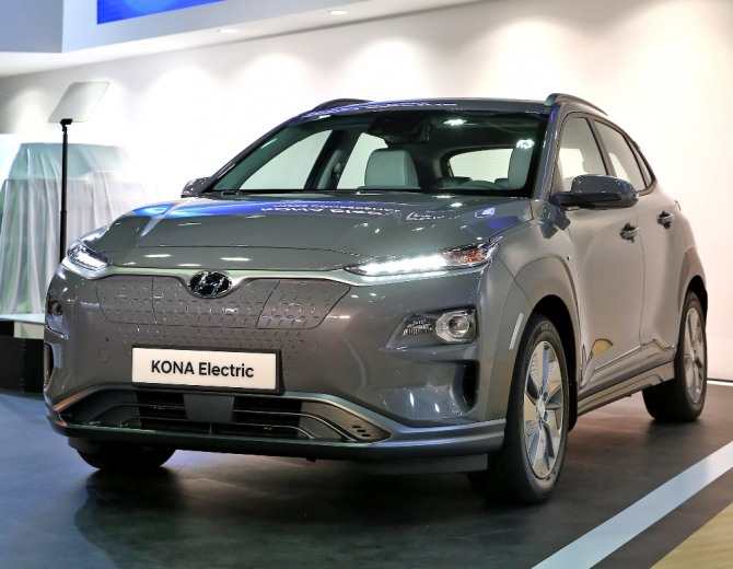 현대자동차가 코나 일렉트릭(Kona Electric)을 국내 최초로 공개했다. 