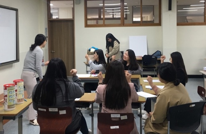 광주여자대학교(총장 이선재) 중등특수교육과(학과장 박희정)는 지난 13일 어등관 3311호에서 수업 실무능력 향상을 위한 2018학년도 수업실연 경진대회를 성황리에 개최했다. /광주여자대학교=제공