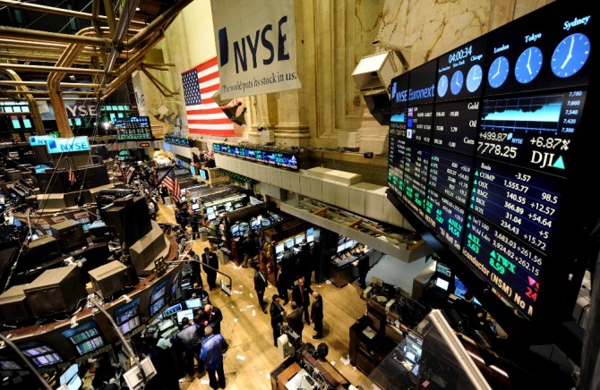 가상화폐 300% 대 폭발, 미국증시 CBOE·  CME 거래소 사재기 열풍… 다우지수 비트코인 국제유가 시세 흔들