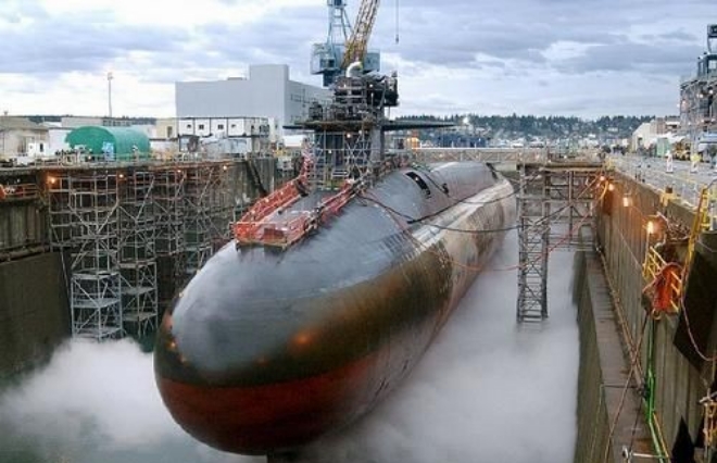 군비 증강과 군사력 확장으로 아태지역 잠수함 개발 투자가 대폭 증가하고 있다. 사진은 중국이 보유한 096주급 전략 핵잠수함. 자료=중국국방망