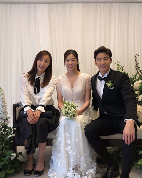 배구선수 한유미가 강경준 장신영 결혼식 사진을 공개했다. 