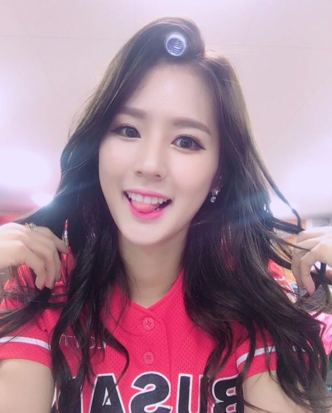 28일 방송되는 MBN '비혼이 행복한 소녀, 비행소녀(비행소녀)'에 치어리더 박기량이 '스페셜 비행소녀'로 등장한 가운데 과거 그의 가수 데뷔 사연이 눈길을 끈다. 사진=박기량 인스타그램 