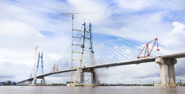 베트남 남부 지역 랜드마크인 밤콩 교량(Vam Cong Bridge) 균열 보수작업에 포스코 강판이 사용된다.