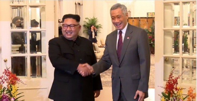 리셴룽 싱가포르 총리와 김정은 북한 국무위원장이 10일 오후 양자회담을 가졌다. 사진=리셴룽 페이스북 갈무리