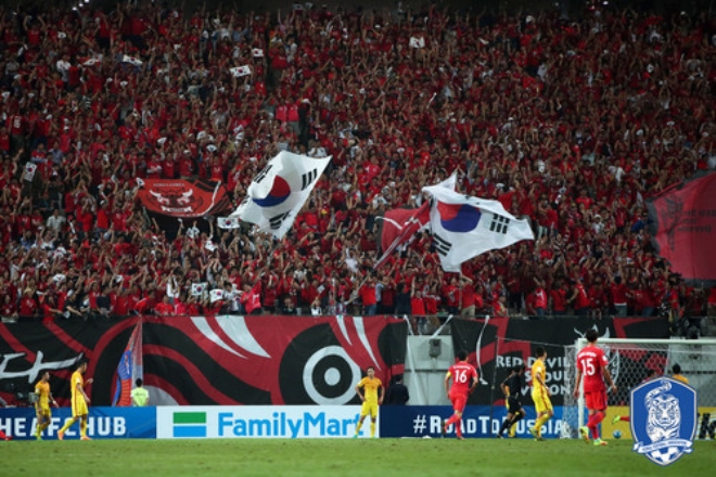 관중석 가득 채운 붉은 악마들. 사진=대한축구협회 