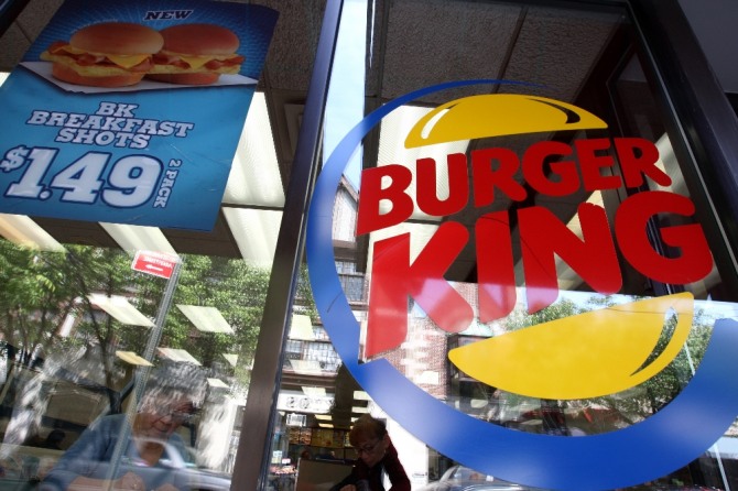  패스트푸드 브랜드 KFC, 일회용 플라스틱 사용 중단…  싱가포르 빨대 퇴치운동 잰걸음