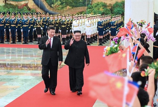 시진핑 주석은 다롄 회담 석상에서 김정은에 대해, 북미 정상만으로 종전을 선언하는 것에 난색을 표한 것으로 알려졌다.