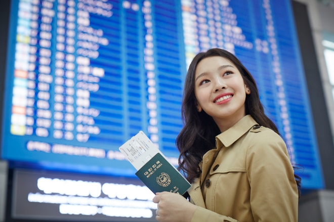 아시아나항공이 28일 휴가 시즌을 맞이해 ‘승무원이 추천하는 여행지’를 소개했다.다. 사진=아시아나항공 